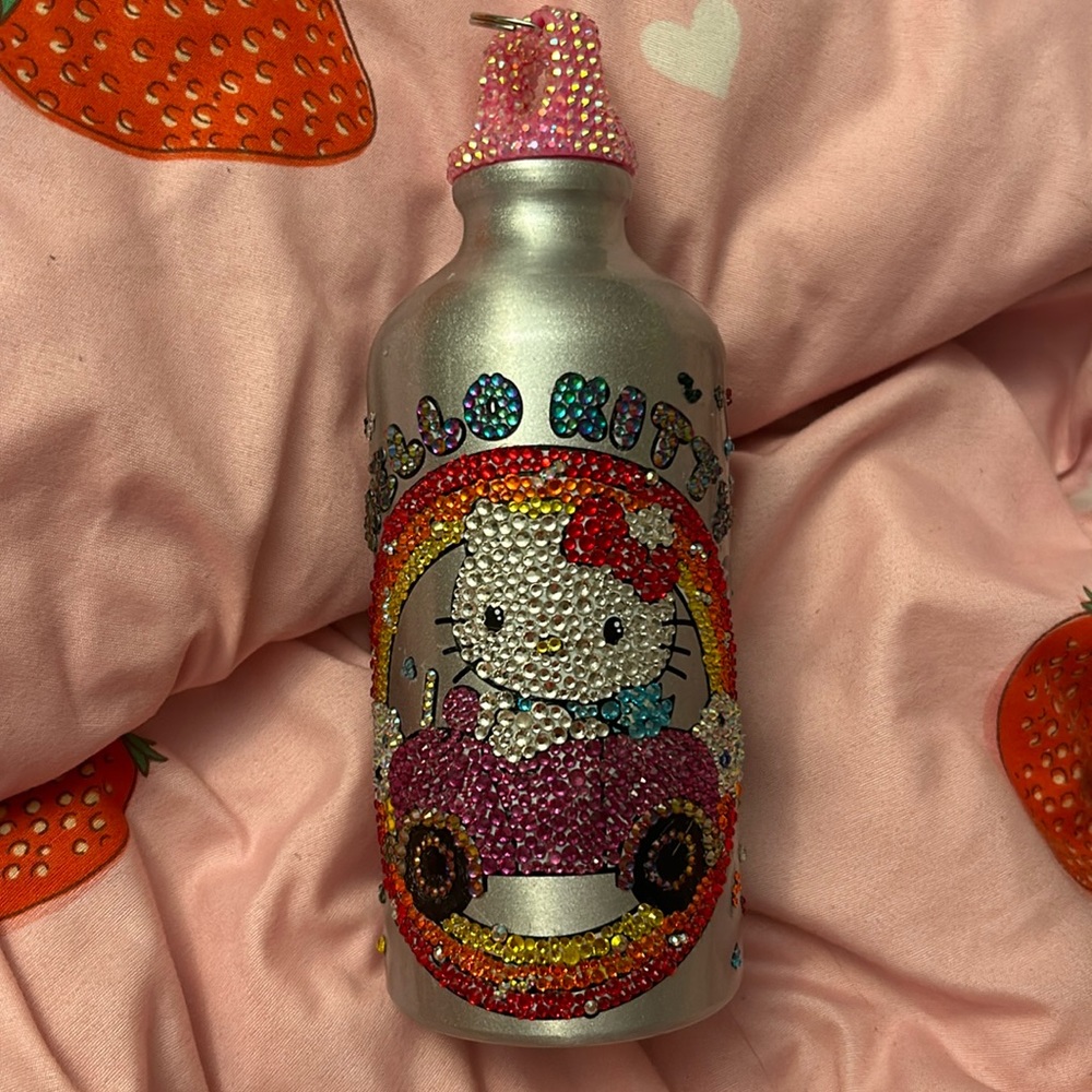 hello kitty gemstone water bottle